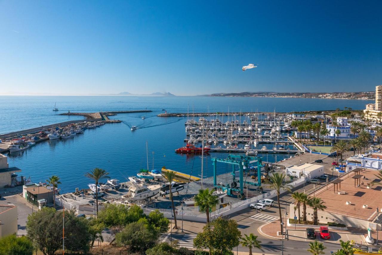 Charming Beachfront In Marina Apartamento
